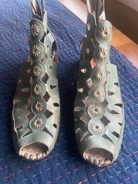 Leather shoes, size 9. Pikolinos